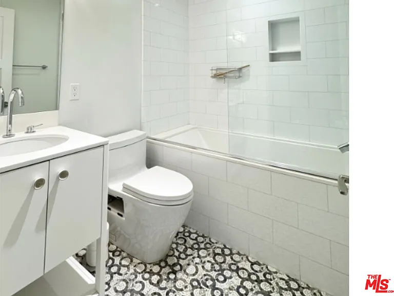 1021 Westmount Dr #102 — Photo 26