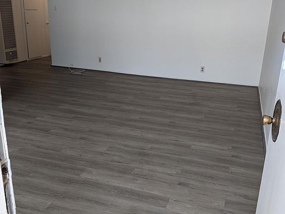 2nd image of 123 N Hayworth Ave #7
