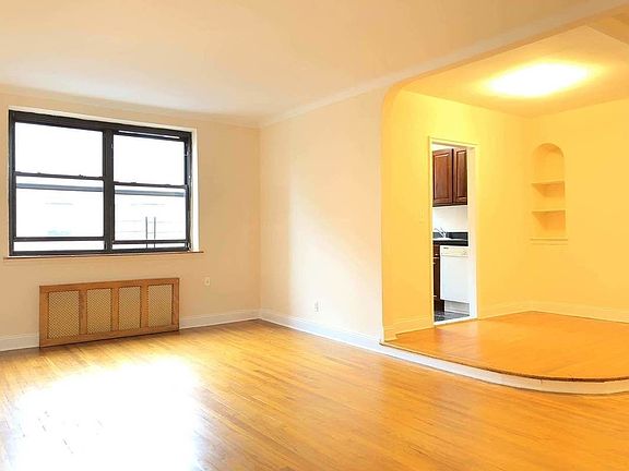 5th image of 6939 Yellowstone Blvd APT 422
