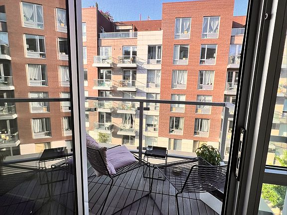 5th image of 212 N 9th St APT 5B
