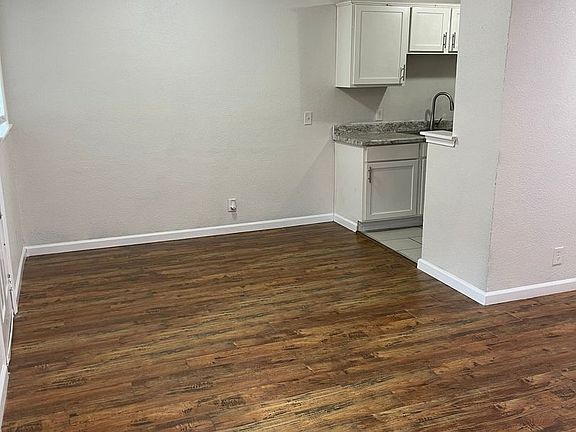 5th image of 4950 Live Oak St APT 105