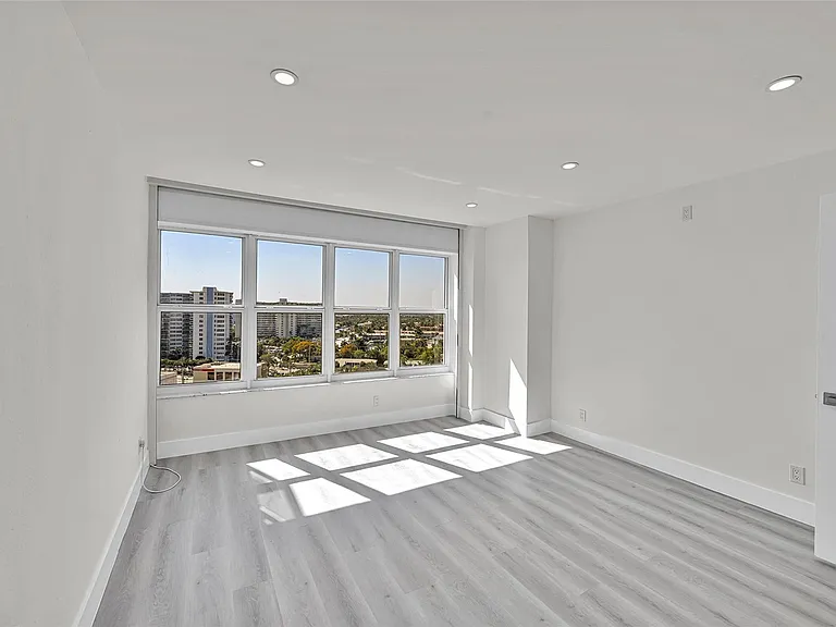 3700 Galt Ocean Dr #1215 — Photo 12