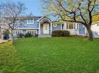 4 Overhill Rd, Monsey, NY 10952