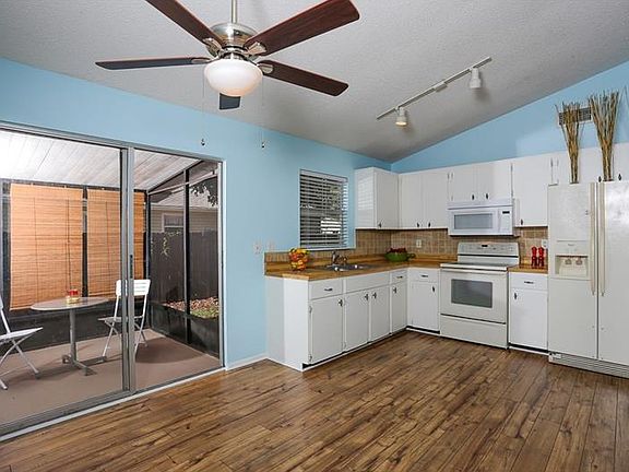 4th image of 241 Glenwood Ave
