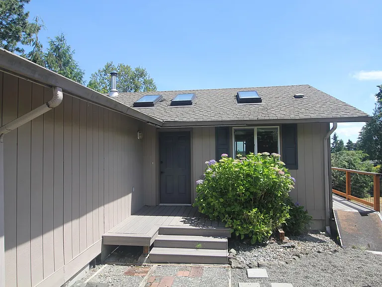 120 Pioneer Dr — Photo 14