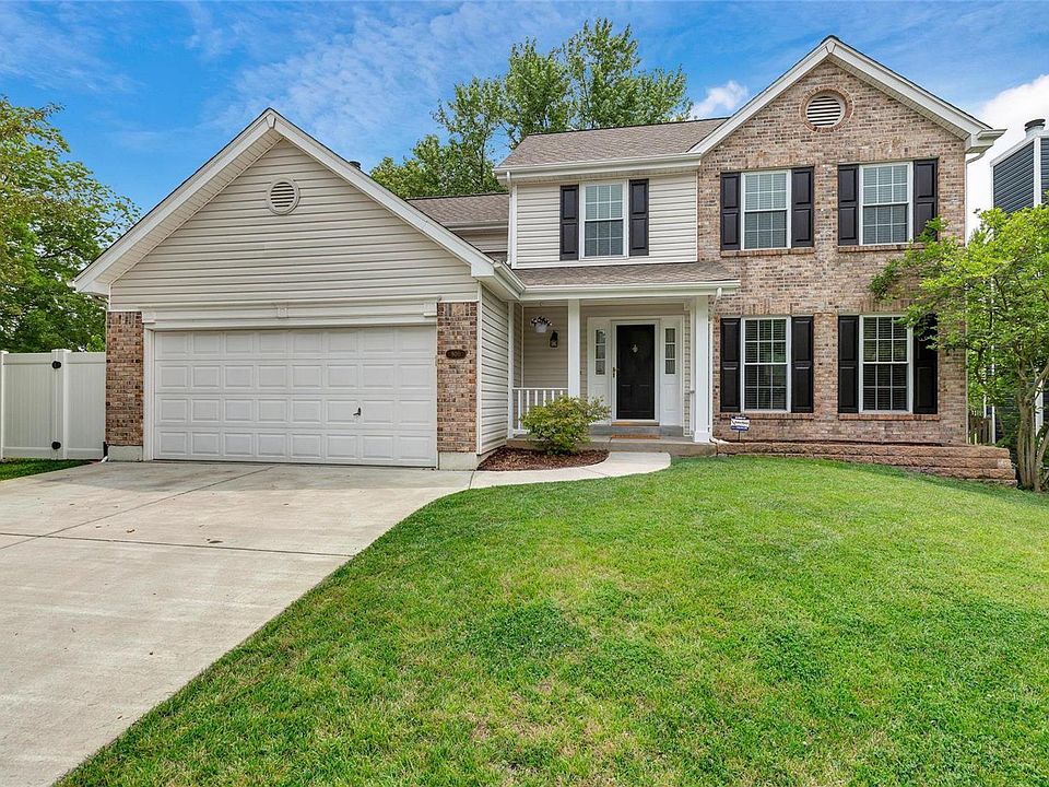 1st image of 900 Oakwood Farms Ln