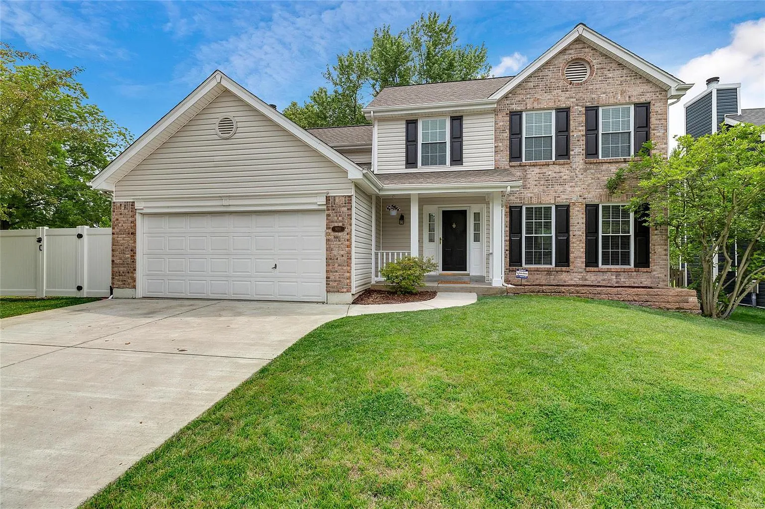 900 Oakwood Farms Ln photo 1