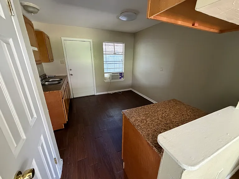 211 Baldwin Ave #203 — Photo 5