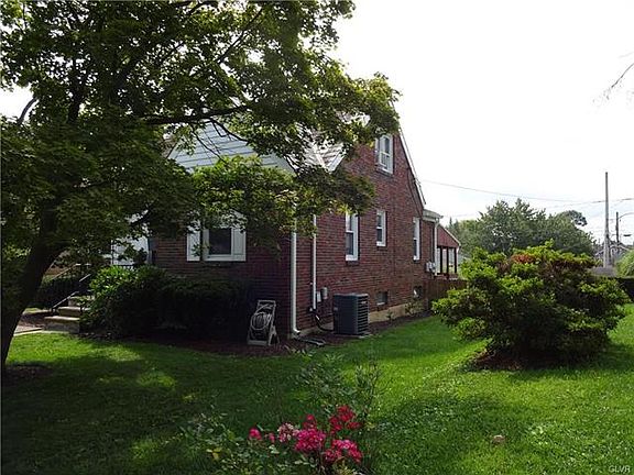3rd image of 2036 W Greenleaf St