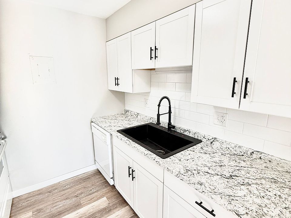 1st image of 4510 Picturesque Cir APT 4