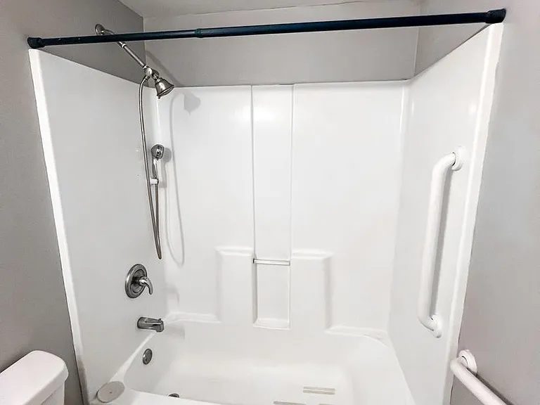 104 1st Ave NE #B — Photo 7