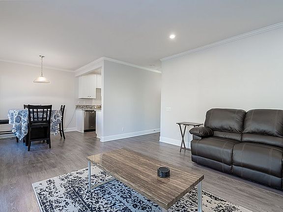4th image of 8541 Villa La Jolla Dr APT A