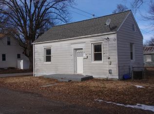 321 W Oak St, Millstadt, IL