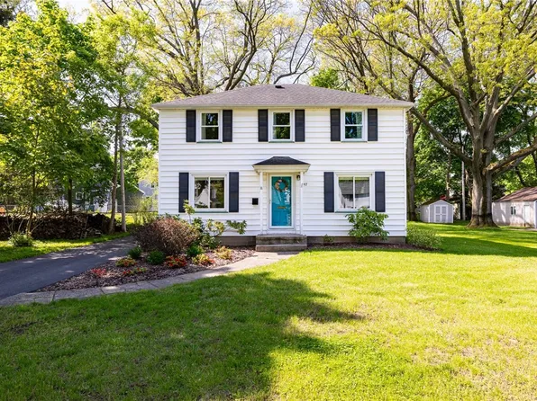 97 Owaissa Dr, Rochester, NY 14622