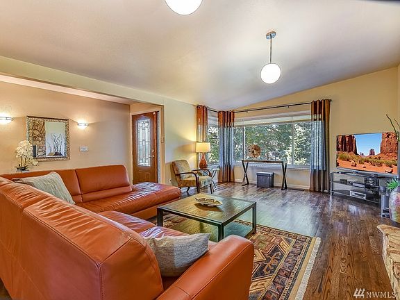4th image of 10633 SE 287th St