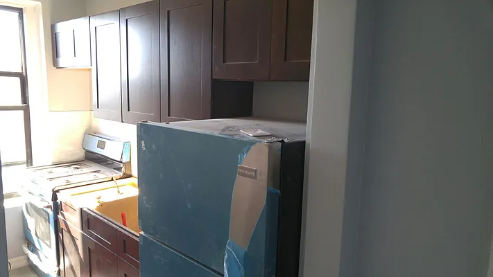 Rented by HERECROFT GROUP INC | media 9