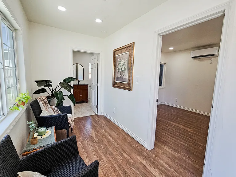 11345 Calvert St — Photo 6