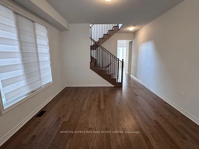 319 Bergamot Ave — Photo 7