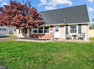 20 Middle Rd, Levittown, PA 19056