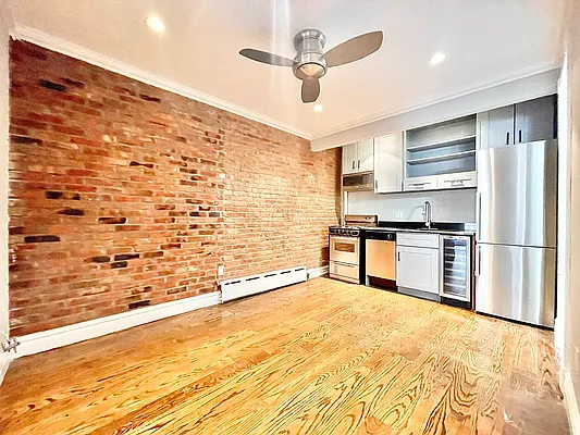 Rented by Century 21 Premier  | media 7