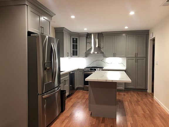 4th image of 355 Blackwell Dr