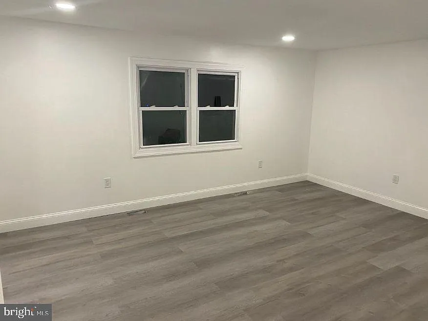 3 bed, 2.0 bath, 1651 sqft, $3,150 — Photo 4