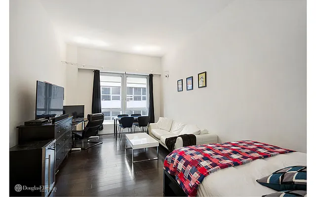 Rented by Douglas Elliman | media 20