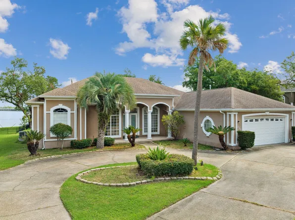 111 Florida Ave, Lynn Haven, FL 32444