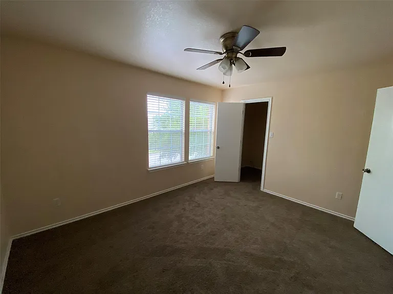 12840 Saint Mary Dr — Photo 10