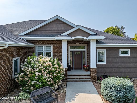 2nd image of 1466 Robert Cir