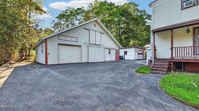 5th image of 57 Fort Johnson Avenue