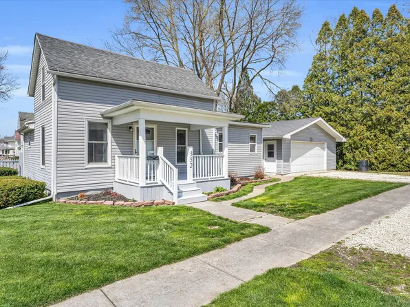 352 S Vermillion St, Paxton, IL 60957