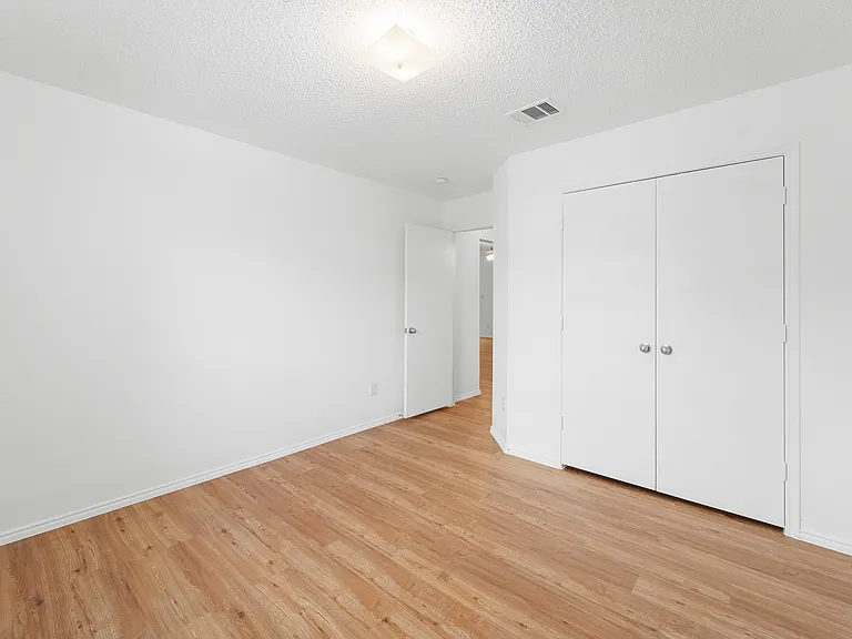 9825 Tyler Dr — Photo 6