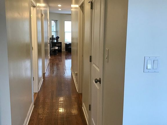 5th image of 1305 W Carmen Ave #1