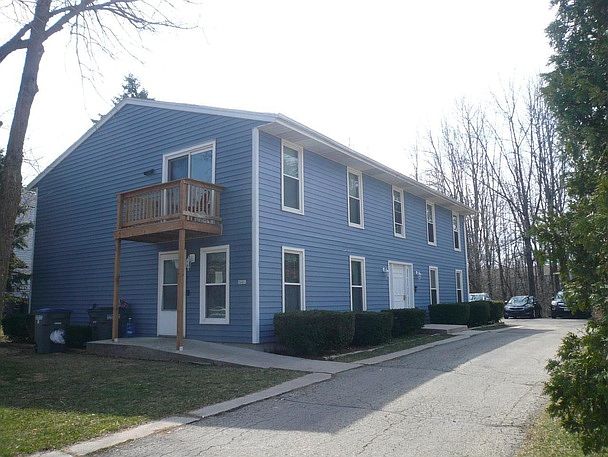 1st image of 2601 Camelot Blvd #B