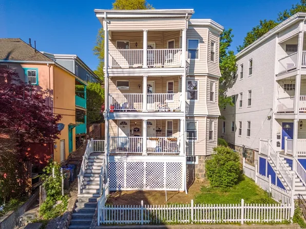 29 Dalrymple St Floor 2, Jamaica Plain, MA 02130