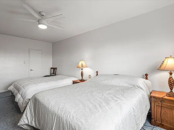 162-01 Powells Cove Boulevard image 12 of 27