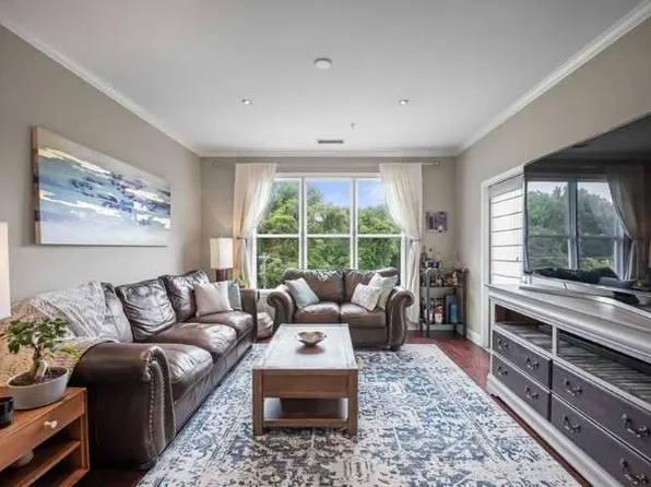 1000 E Woodlawn Rd APT 408, Charlotte, NC 28209