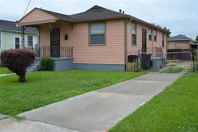 4304 Van Ave — Photo 1