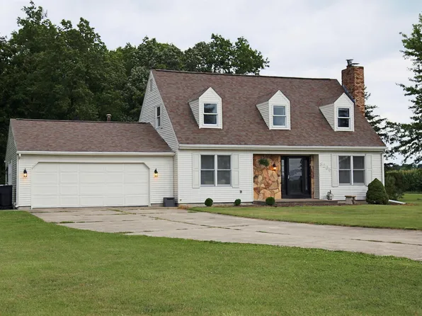 8235 Adams Center Rd, Fort Wayne, IN 46816