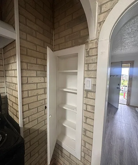 2322 S J St — Photo 14