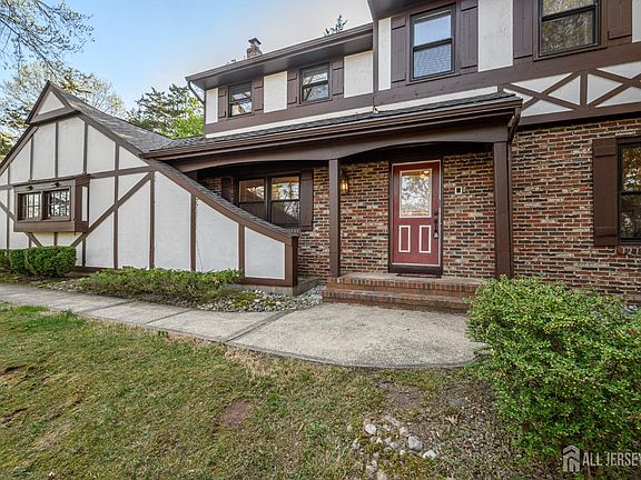 2nd image of 333 River Rd