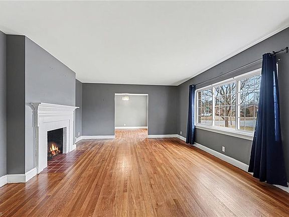4th image of 3300 Anderson Dr