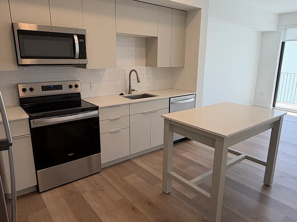 1830 Radius Dr #403