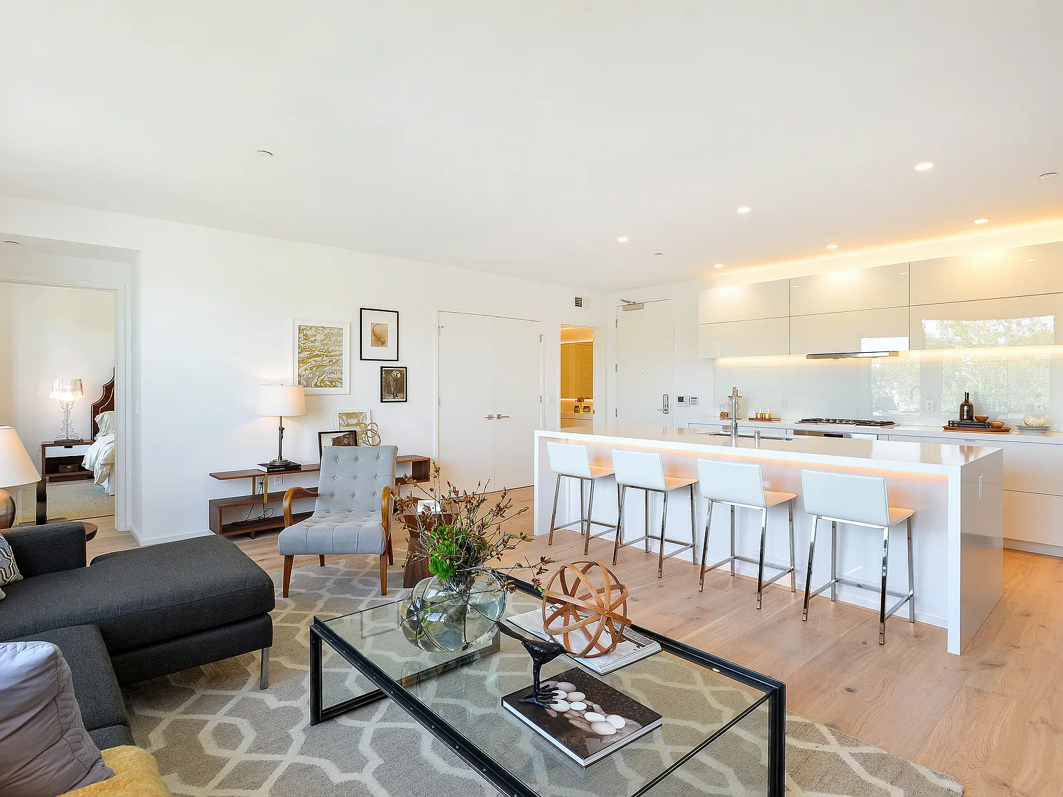 2 bed, 2.5 bath, 1241 sqft, $7,250 — Photo 3