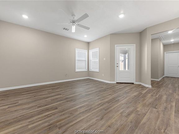4th image of 1249 Storm Row Ln