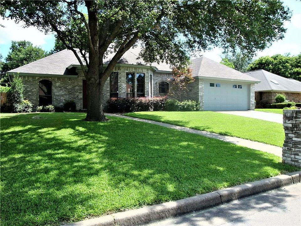 1st image of 204 Timber Creek Dr