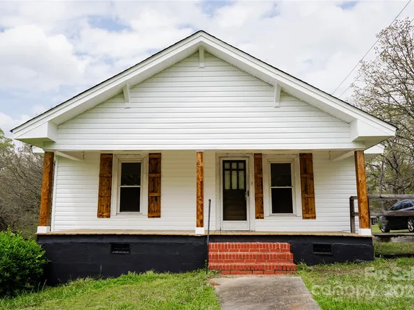 1083 Gibson St, Albemarle, NC 28001