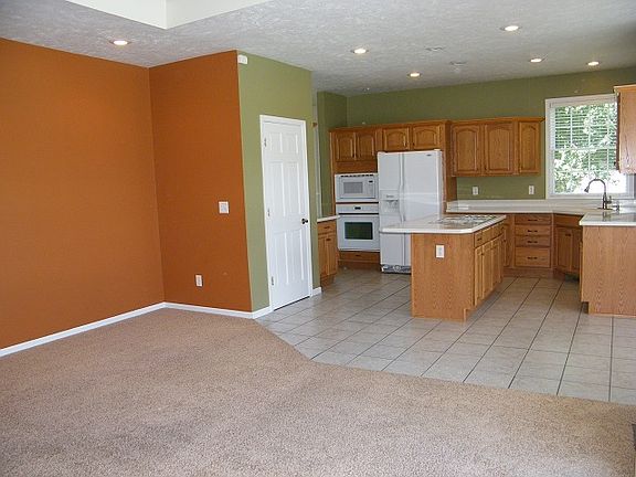 4th image of 57328 Appleseed Ct