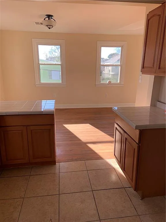 3 bed, 1125 sqft, $1,650 — Photo 4